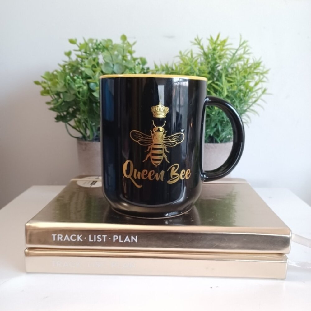 Queen Bee Mug | Ceramic | 15 oz | Black, Gold & Yellow